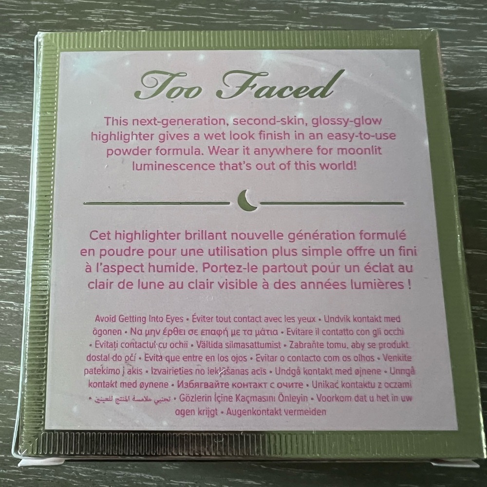 Too Faced moon crush out of this world highlighter Summer Moon - Picture 2 of 4